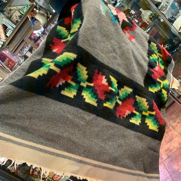 Vintage hand woven Mexican Blanket - Picture 2 of 7